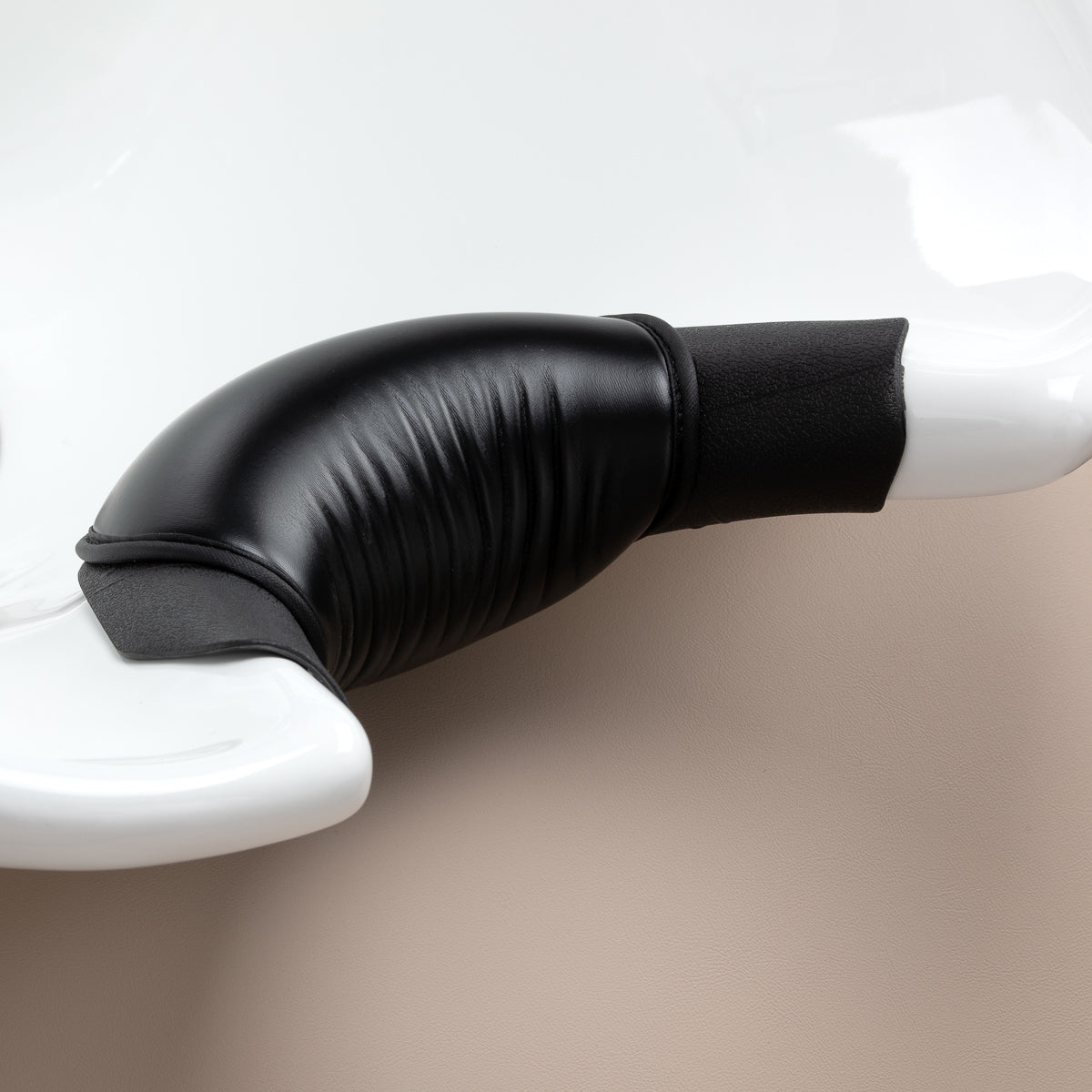 Gabbiano Ines Elektriline Massaažiga Peapesutool – Beež · Kaelatugi