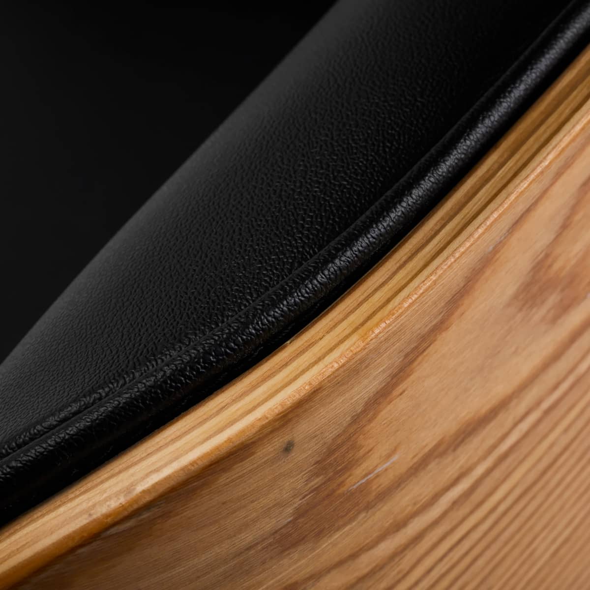 Gabbiano barber chair florence with an adjustable black headrest - BVShop