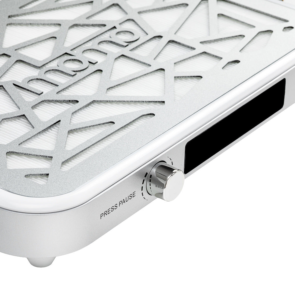 MOMO P35 wide intake area for professional two-hand manicure work