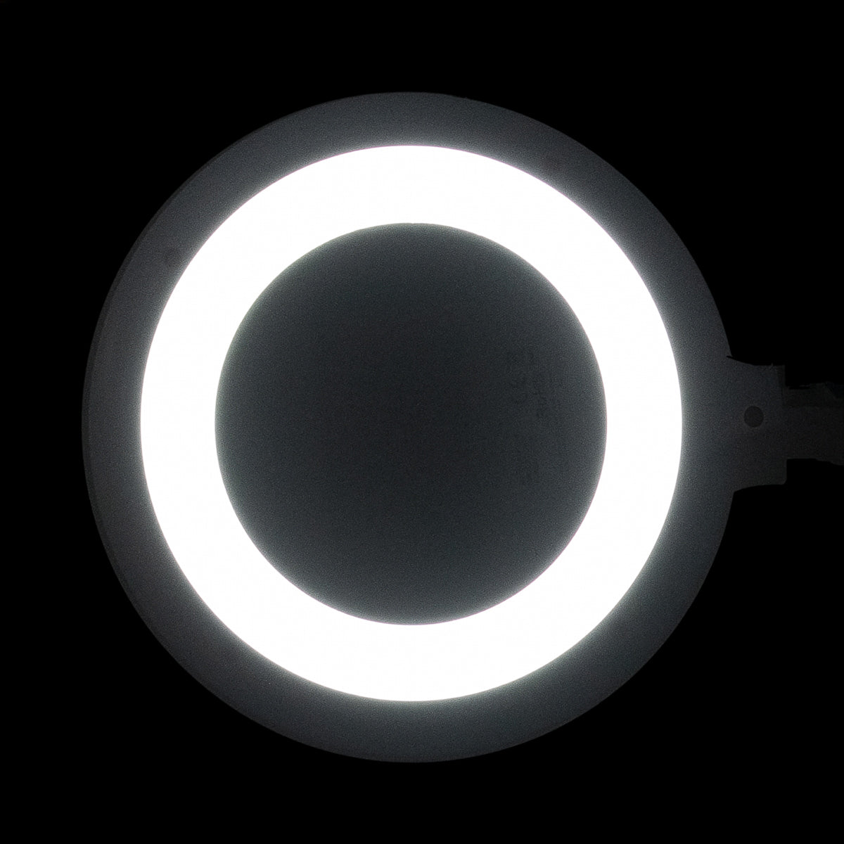Elegante 6031 3-dioptre magnifying lens with anti-reflective glass