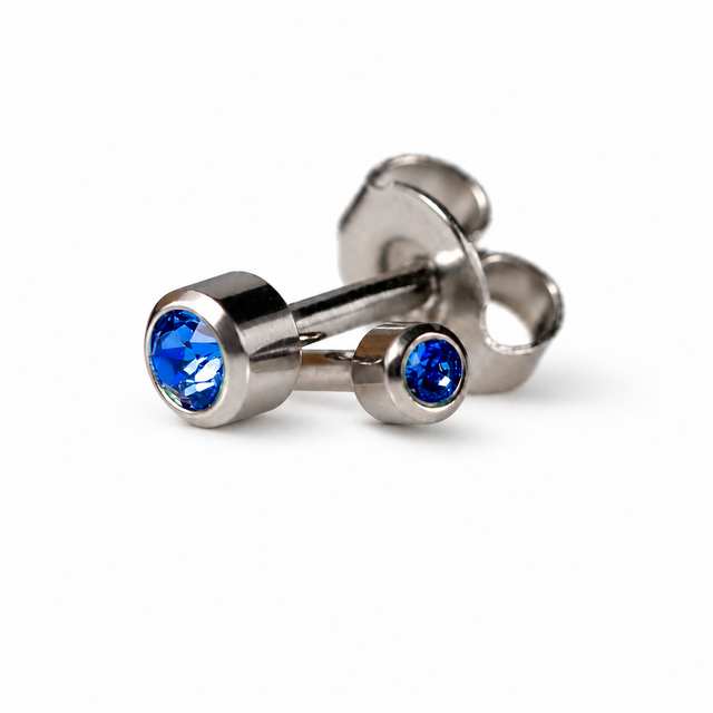 Caflon Blu Piercing Earrings Mini Sapphire 3 mm (White Stainless Steel)